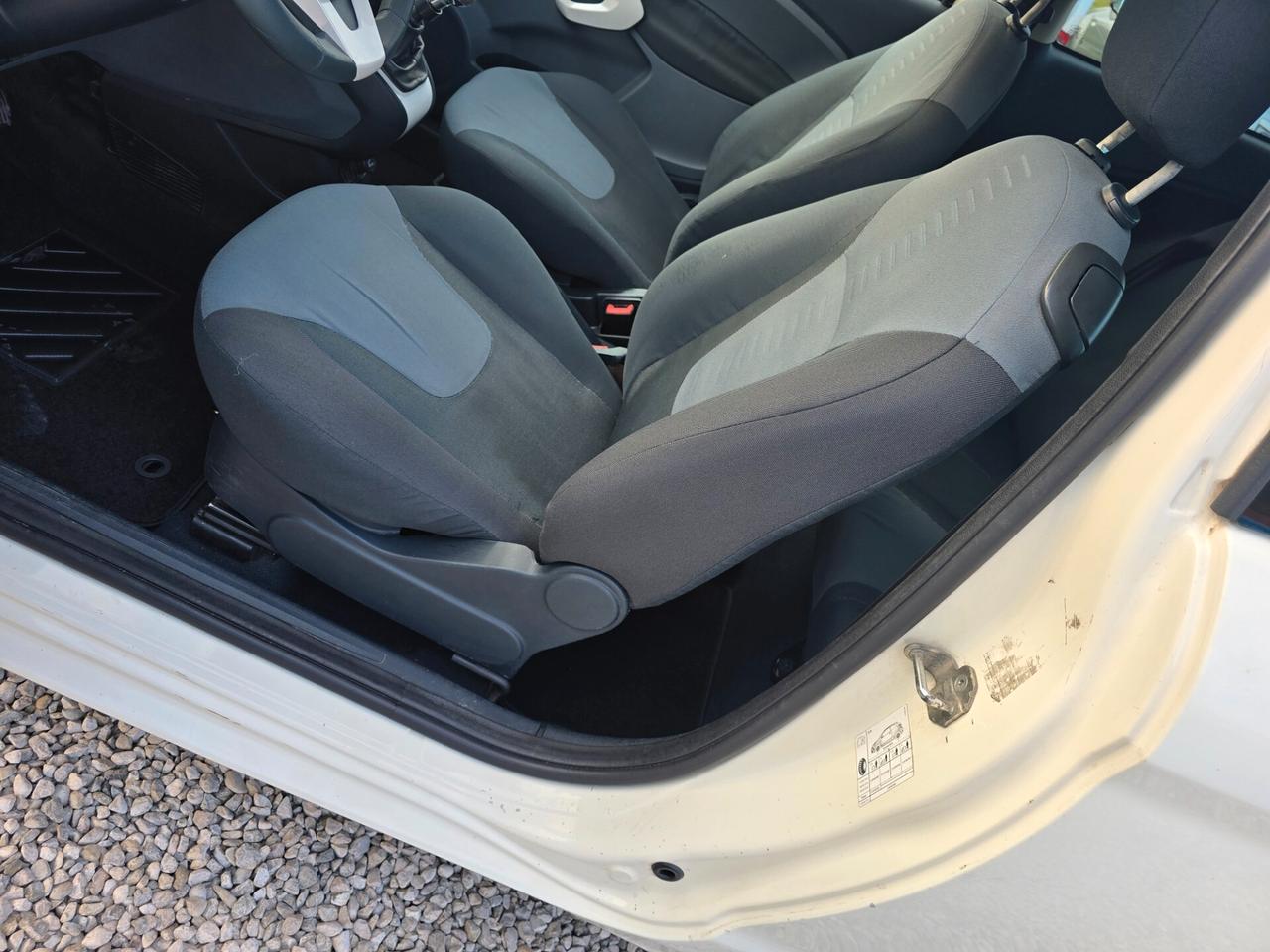 Ford Ka 1.3 TDCi 75CV Titanium