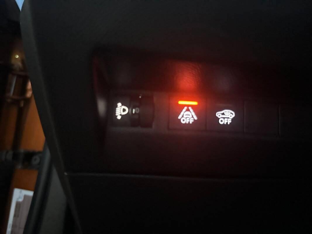 Peugeot 2008 1.5 bluehdi Allure Navi Pack s&s 100cv