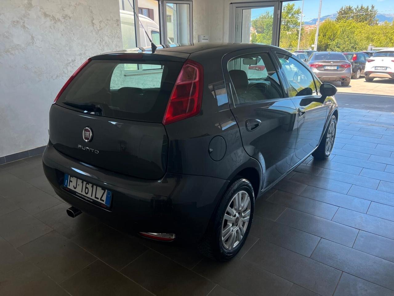 Fiat Punto 1.2 Lounge 2017 69Cv