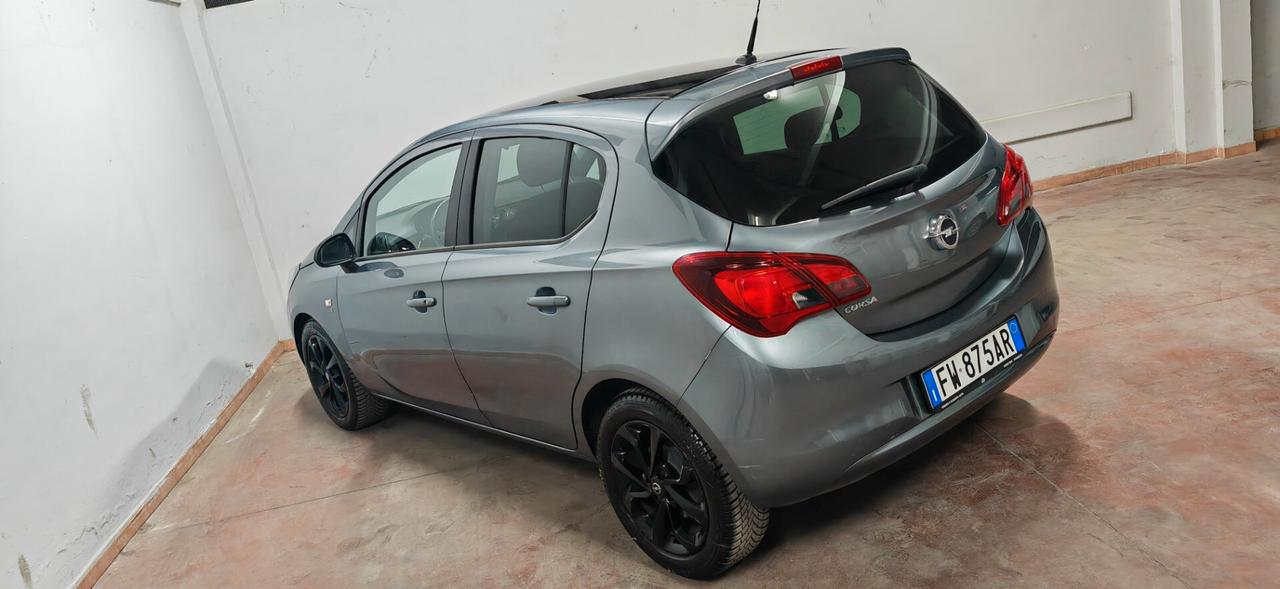 Opel Corsa 1.2 5 porte Black Edition