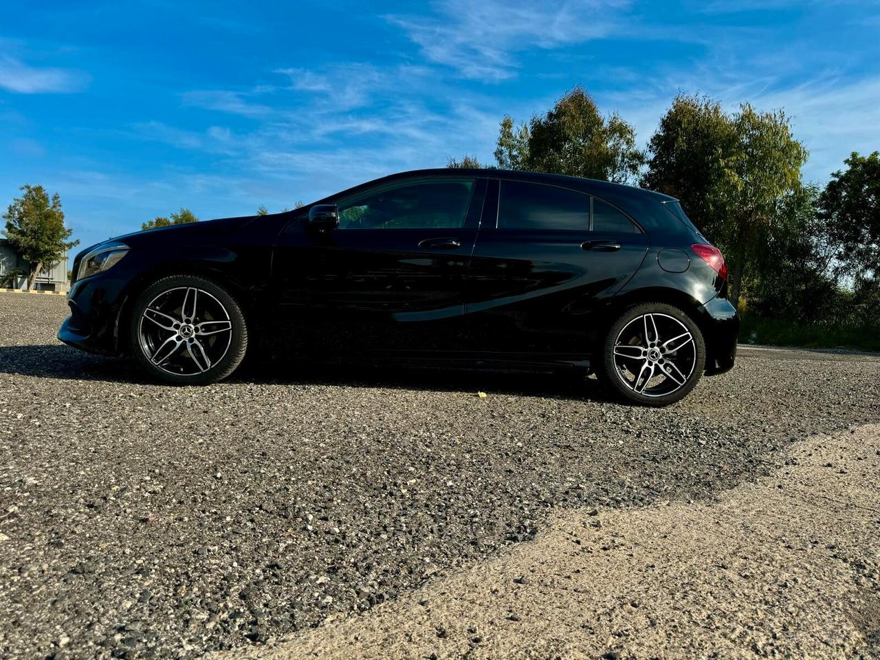 MERCEDES- BENZ A 180 d AUTOMATIC PREMIUM