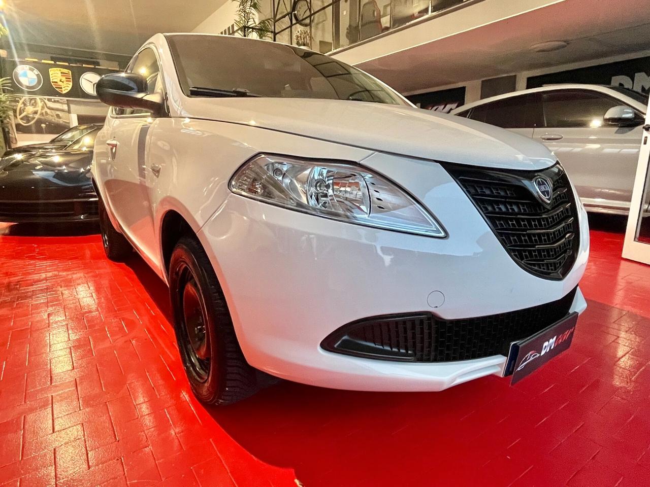Lancia Ypsilon 0.9 TwinAir 85 CV Metano Elefantino