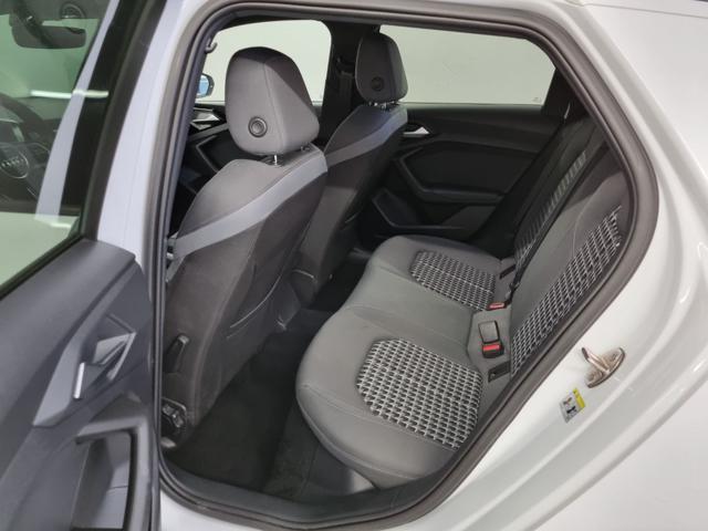 AUDI A1 citycarver 30 TFSI S tronic Identity Contrast