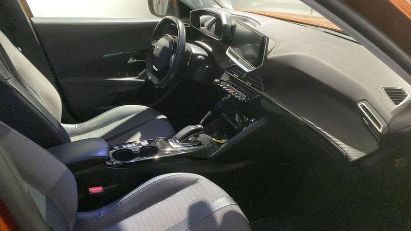 Peugeot 2008 motore elettrico 136 CV Allure Pack