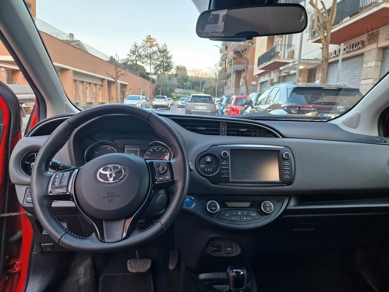 Toyota Yaris 1.5 Hybrid 5 porte Ok neopatentati