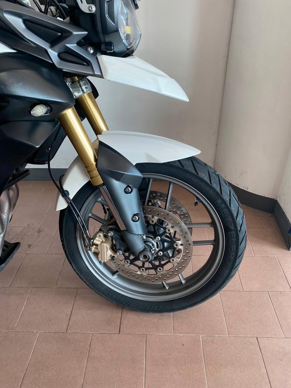 Triumph Tiger 800