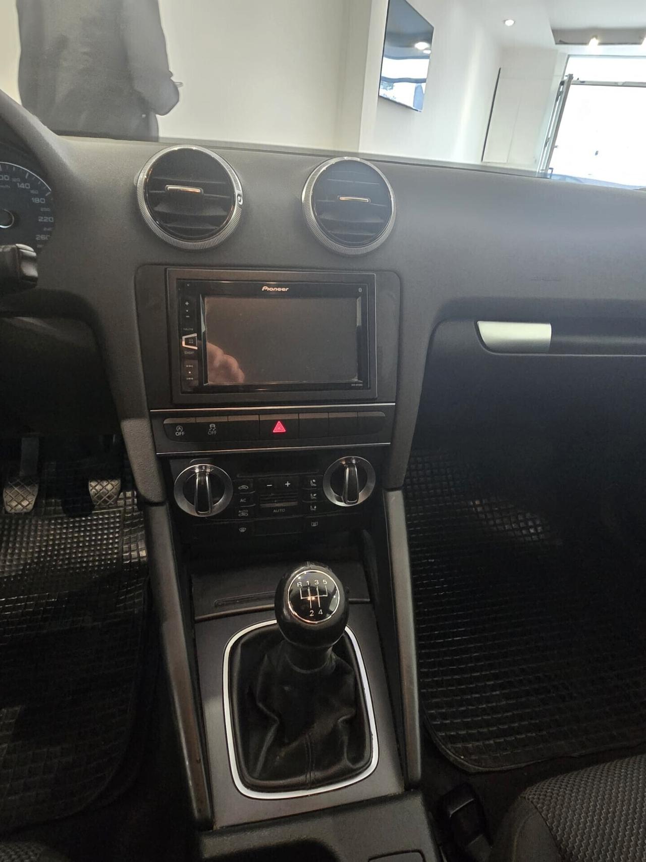 Audi A3 1.6 TDI 105 CV CR Ambiente