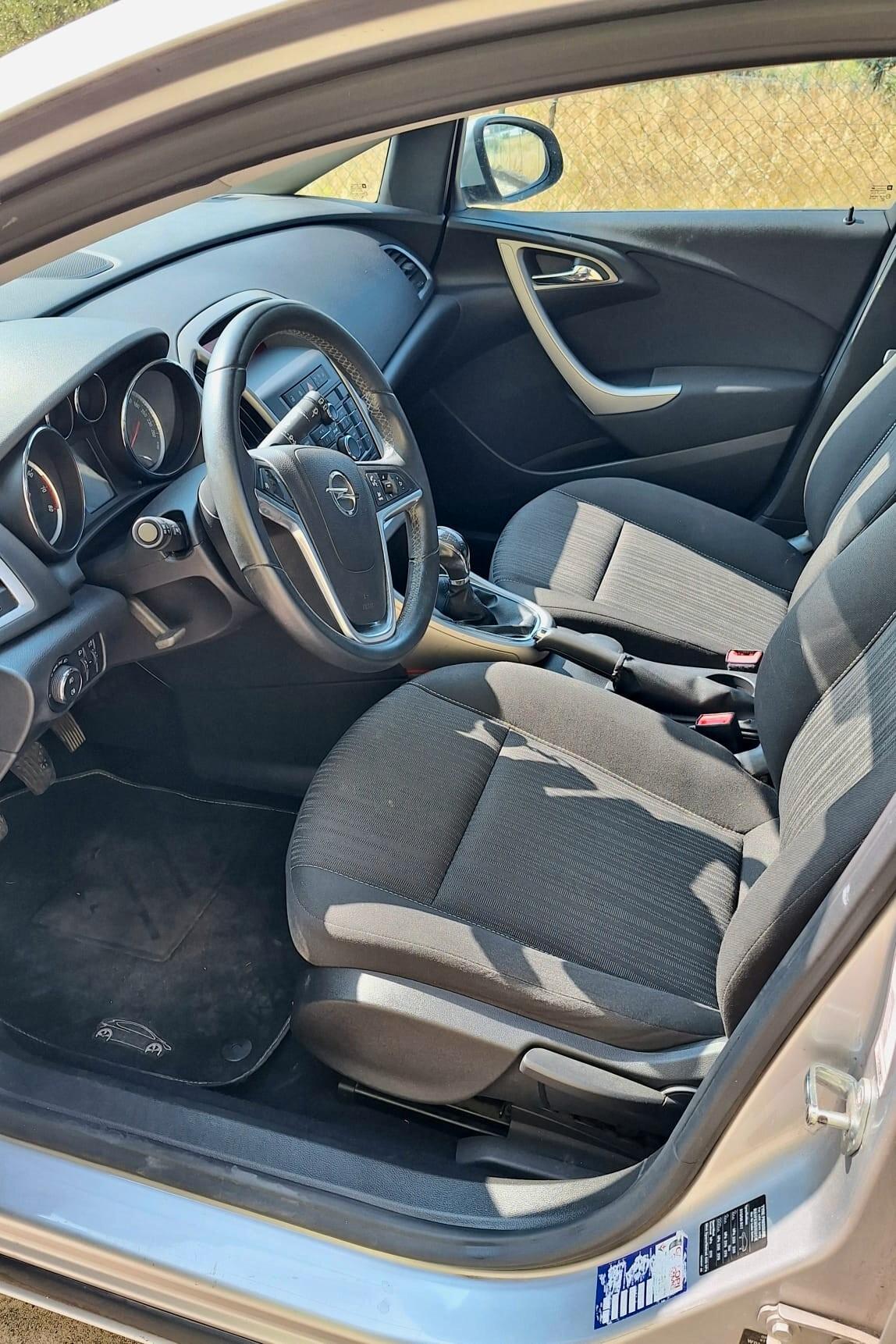Opel Astra 1.4 - Benzina - 5porte - NEOPATENTATI