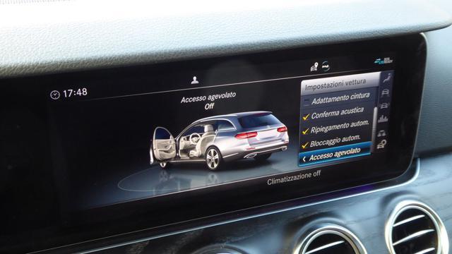 MERCEDES-BENZ E 220 d S.W. 4Matic Auto Premium AMG