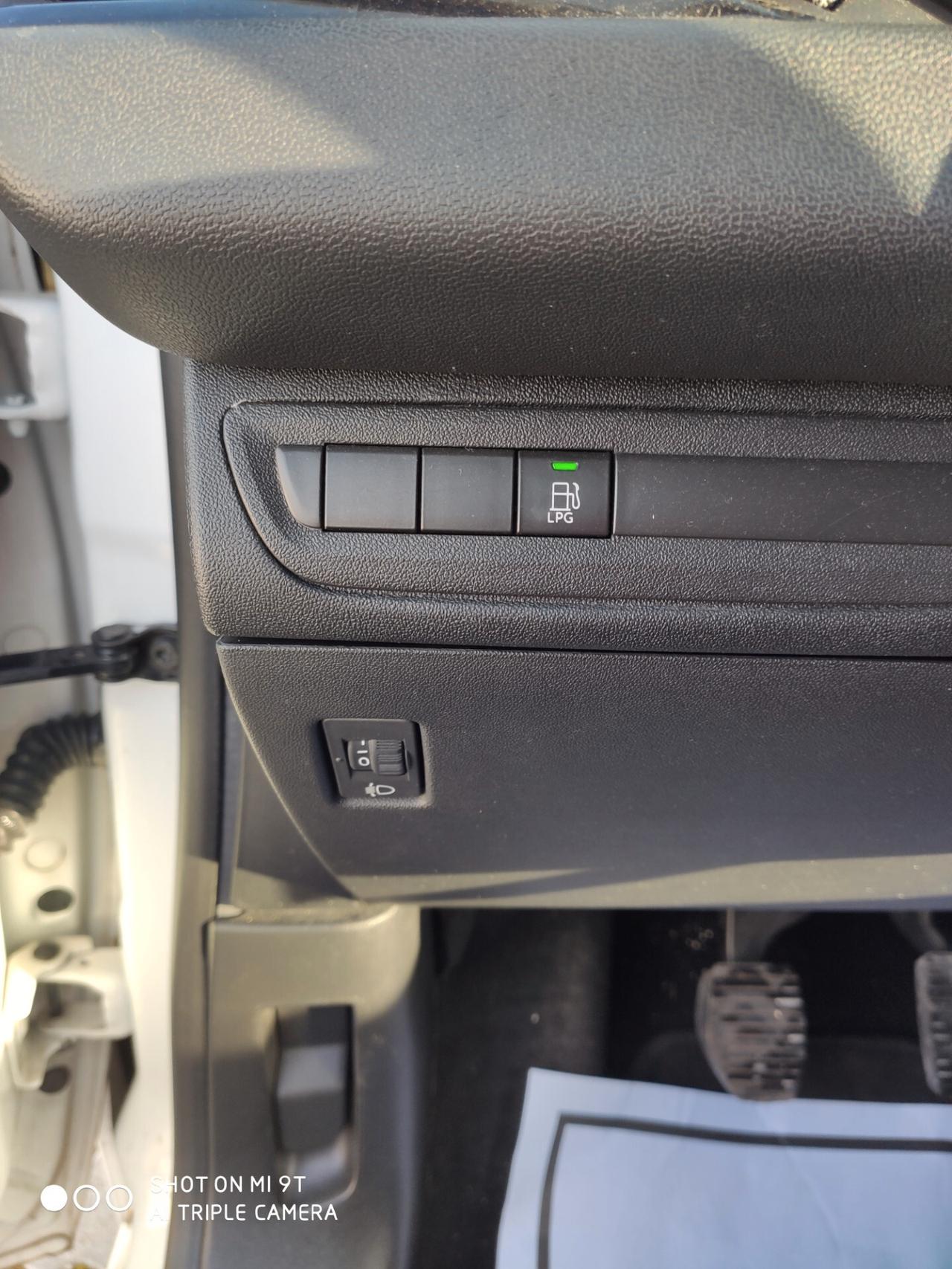 Peugeot 208 PureTech 82 5p. GPL Active