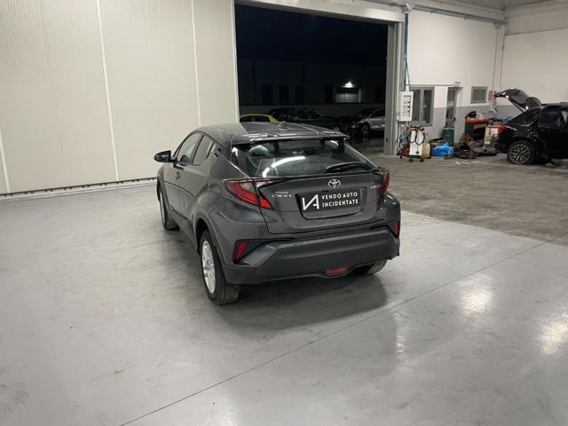 TOYOTA C-HR 1.8 HYBRID E-CVT BUSINESS