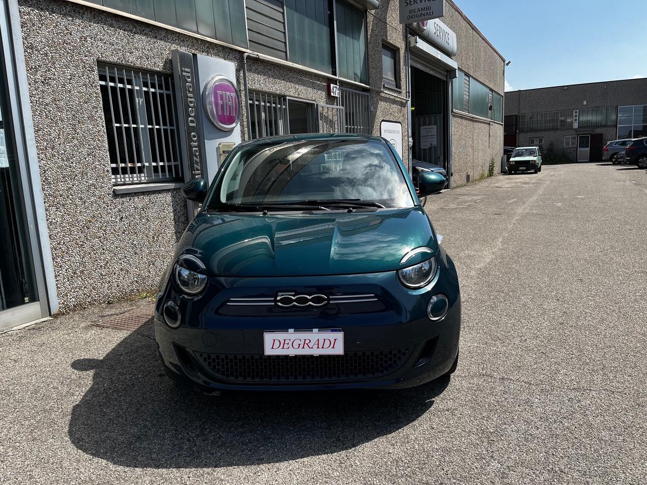 Fiat 500 FULL ELECTRIC: 320 KM di autonomia