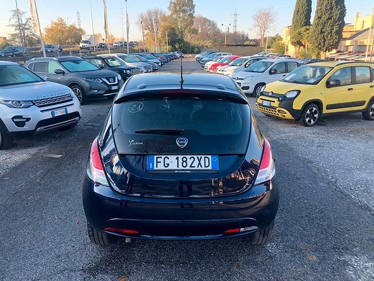 Lancia Ypsilon 1.2 69 CV 5 porte GPL Ecochic Silver