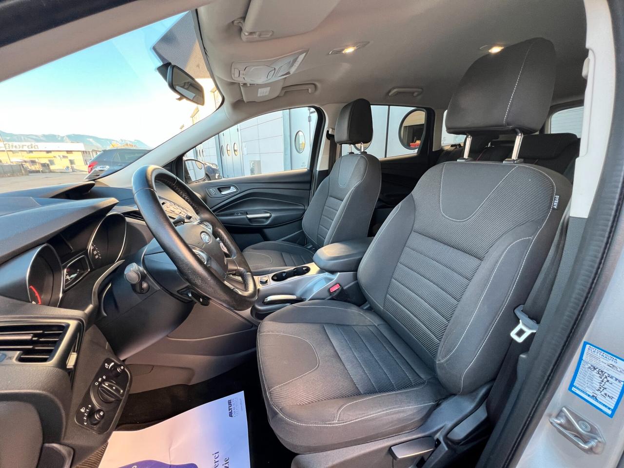 Ford Kuga 2.0 TDCI 140 CV 4WD Powershift Titanium