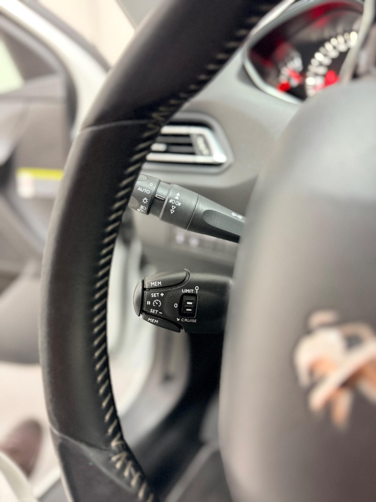 Peugeot 308 1.6 BHDi 120 cv EAT6 SW Allure 07/2016 Euro 6B