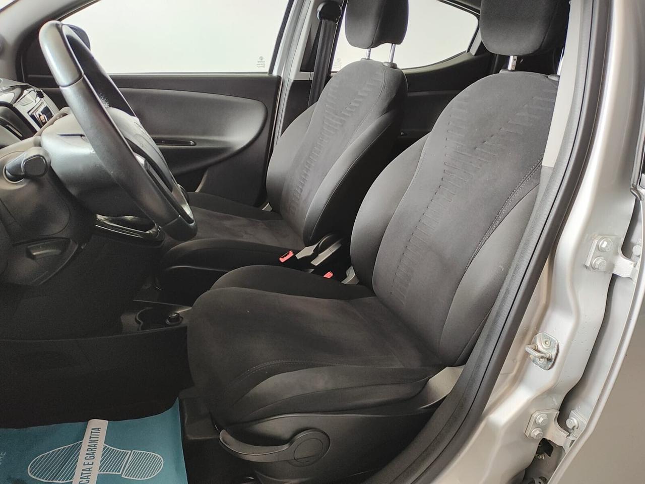 Lancia Ypsilon 1.2 69 CV 5 porte S&S Silver