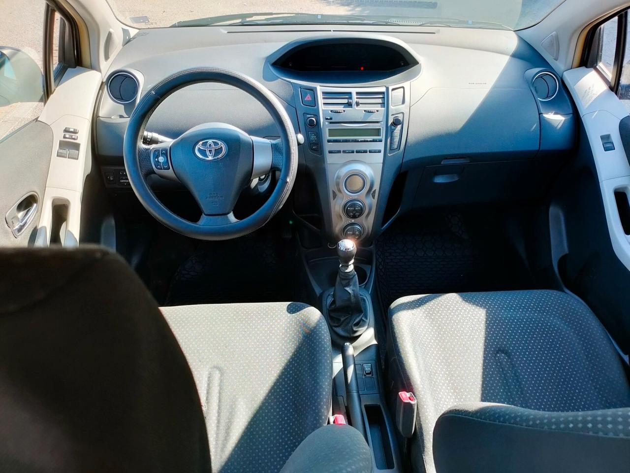Toyota Yaris 1.4 D-4D DPF 5 porte Sol