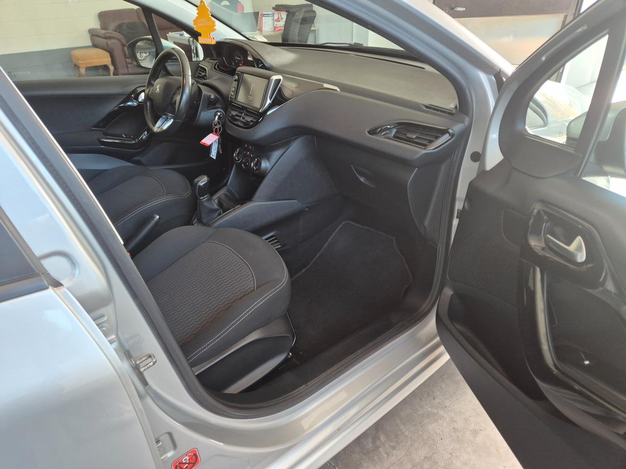 Peugeot 208 PureTech 82 5p. GPL Allure