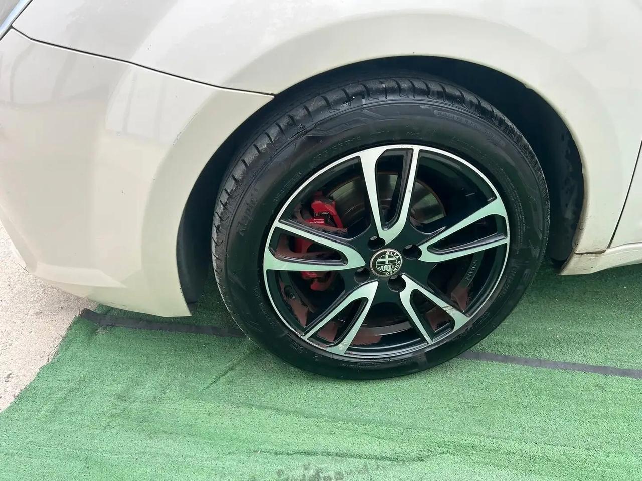 Alfa Romeo MiTo 1.3 JTDm-2 Distinctive