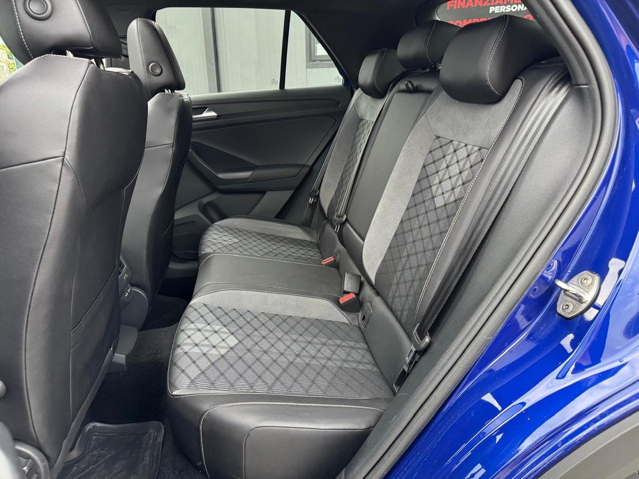 Volkswagen T-Roc 2.0 R LINE TETTO PELLE FULL LED GANCIO TRAINO UNICOPROPRIETARIO TAGLIANDI CASA MADRE VOLKSWAGEN 2023