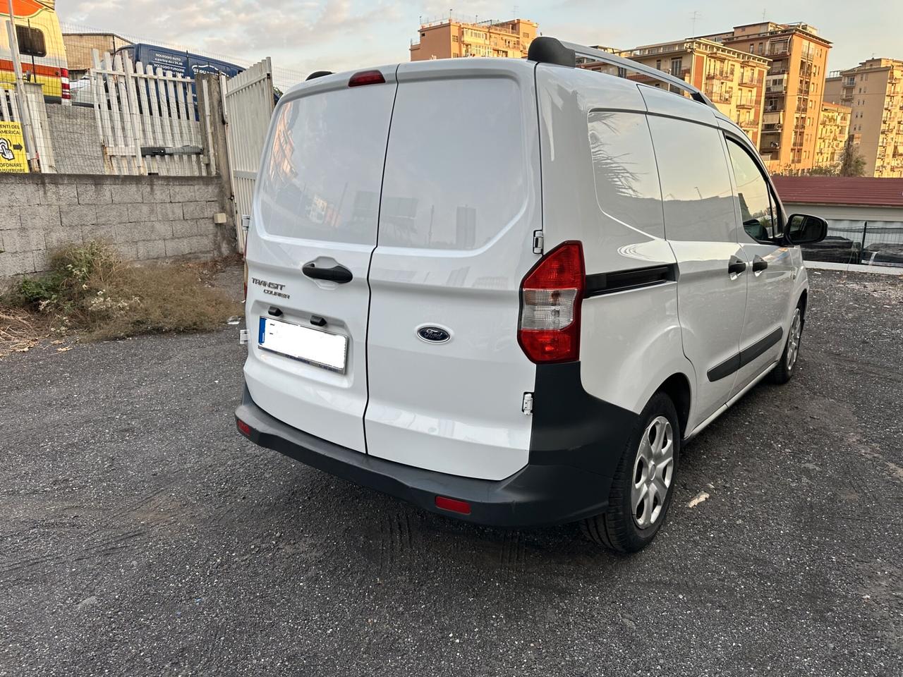 Ford Tourneo Courier Tourneo Courier 1.5 TDCI 100 CV Plus