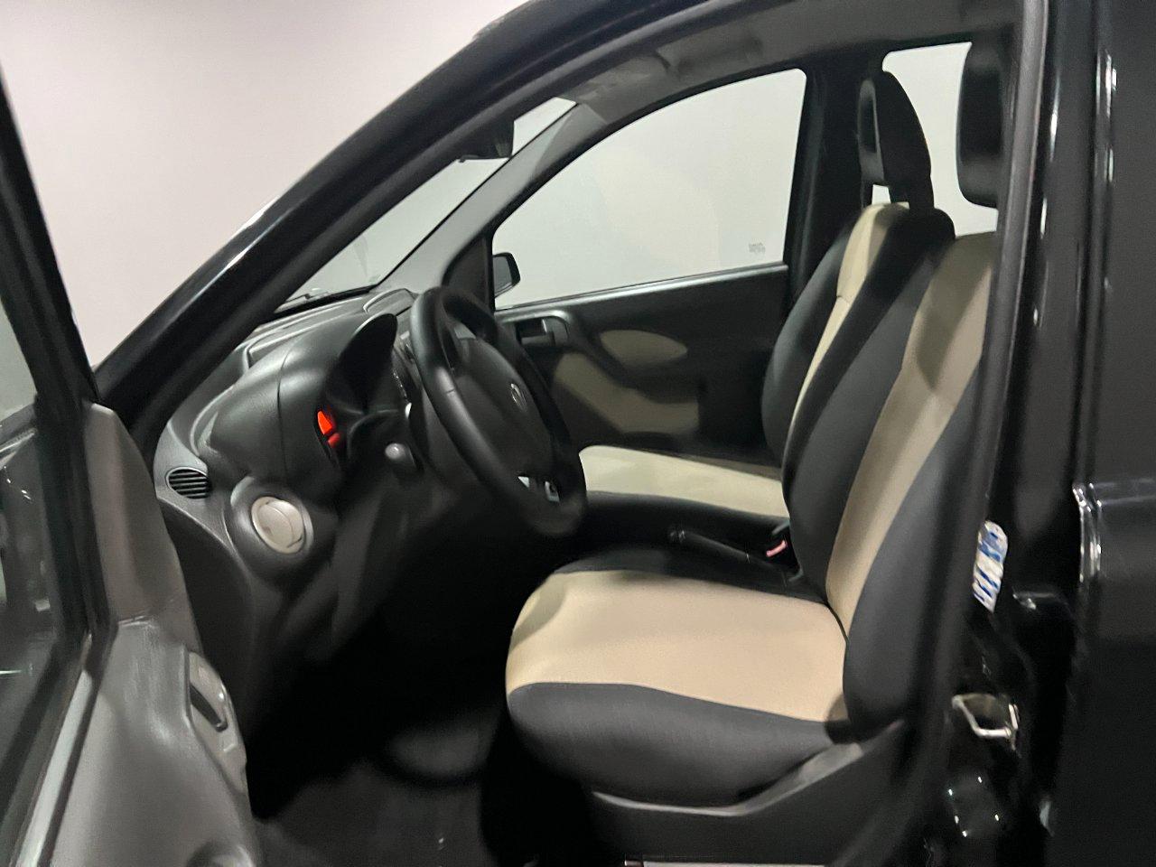 Fiat Panda 1.2 DYNAMIC DUALOGIC (CAMBIO AUTOMATICO)