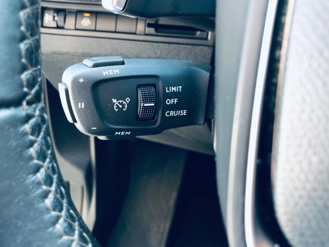 Peugeot 5008 BlueHDi 130 EAT8 Allure N1 AUTOCARRO