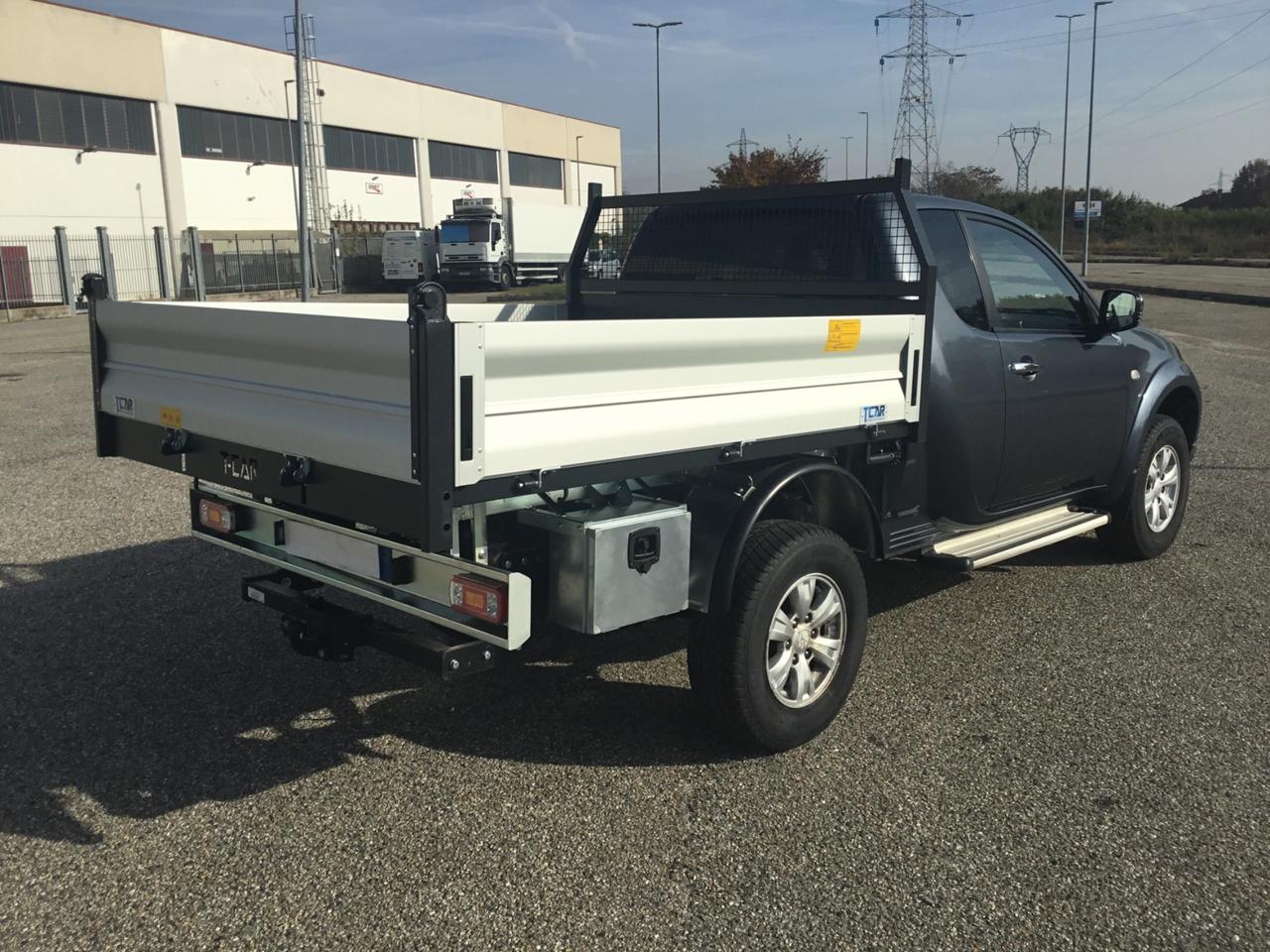 Mitsubishi L200 club cab cassone ribaltabile