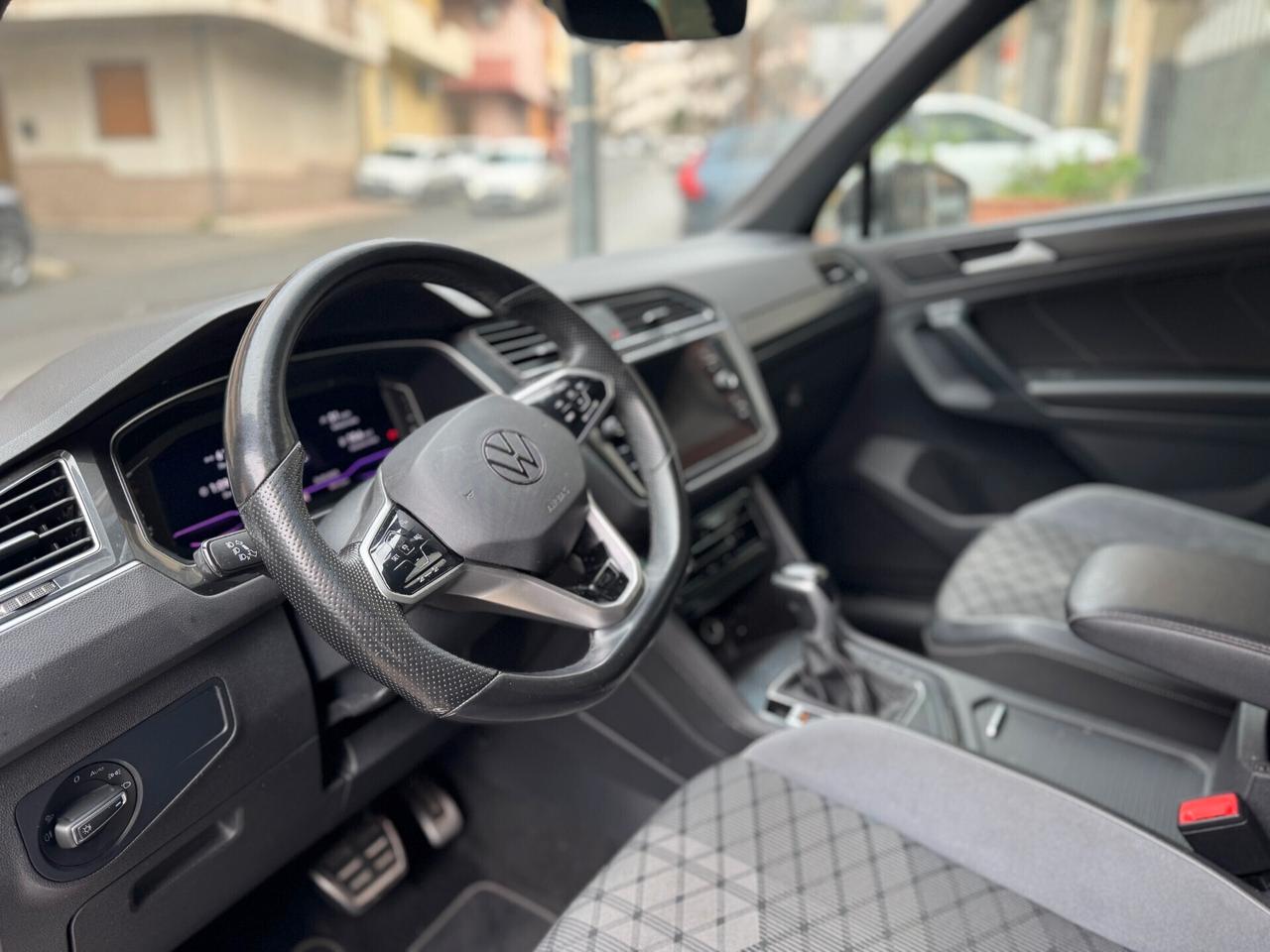 Volkswagen Tiguan 2.0 TDI 150 CV SCR DSG R-Line