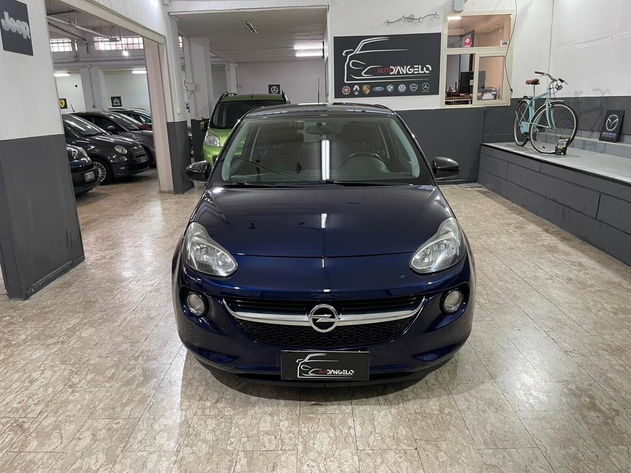 Opel Adam 1.2 70 CV White/Black Link GPL