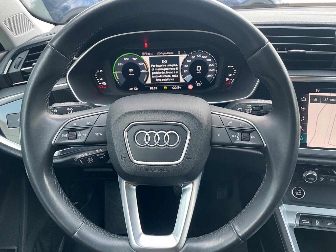 Audi Q3 45 TFSI e S tronic Business