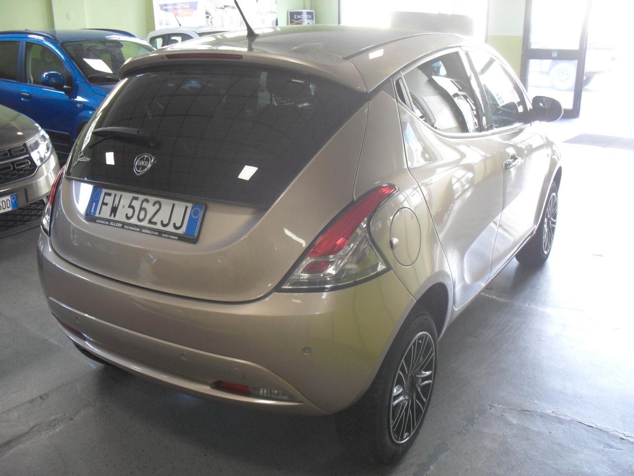 Lancia Ypsilon 0.9 TwinAir 5 porte Metano Ecochic Gold