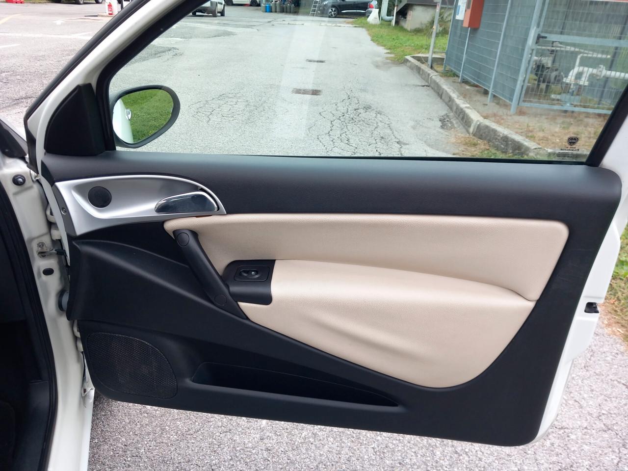 Lancia Ypsilon 1.3 MJT 90 CV Platino