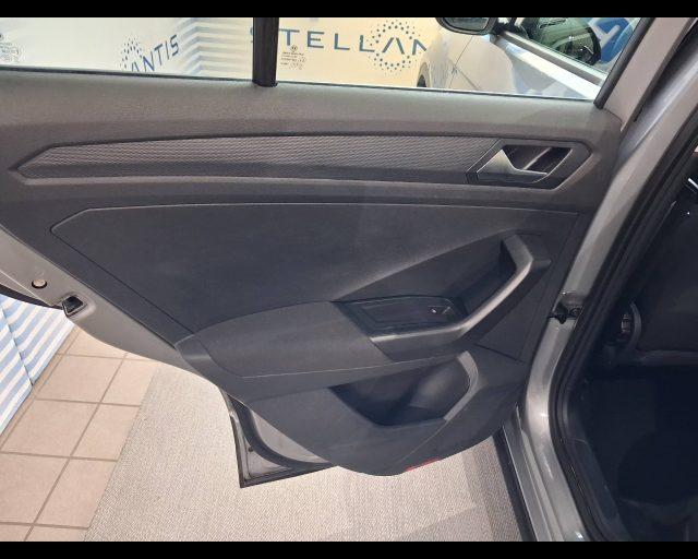 VOLKSWAGEN T-Roc 1.0 tsi Life 110cv