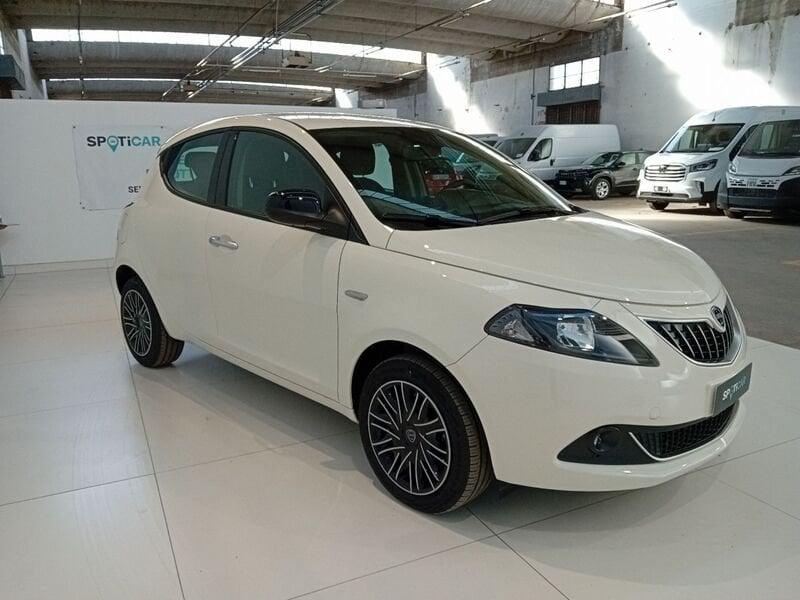 Lancia Ypsilon 1.0 FireFly 5 porte S&S Hybryd Gold