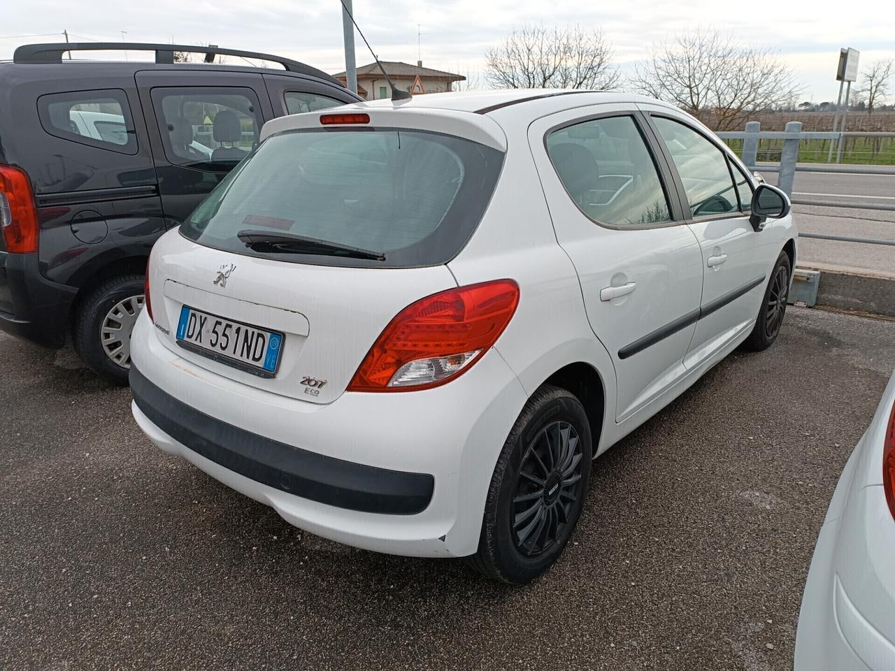 Peugeot 207 1.4 8V 75CV 5p. X Line ECO GPL Neopatentati