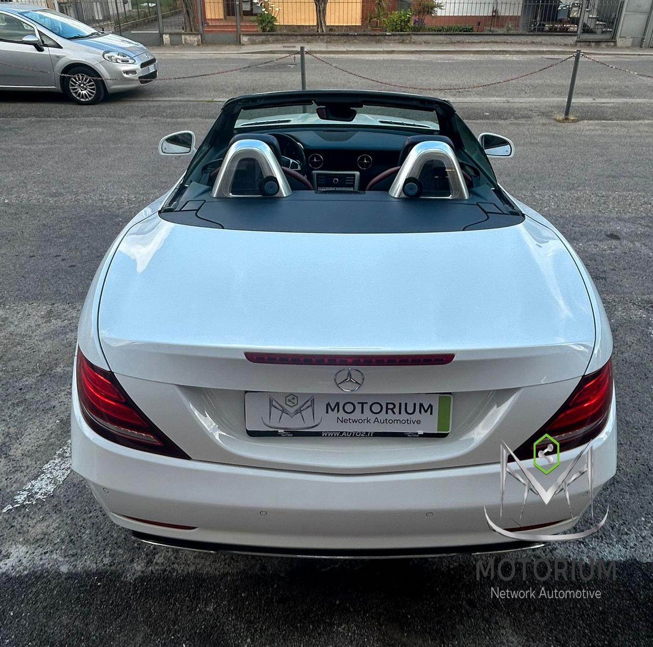 Mercedes-Benz SLC 250 D PREMIUM AMG