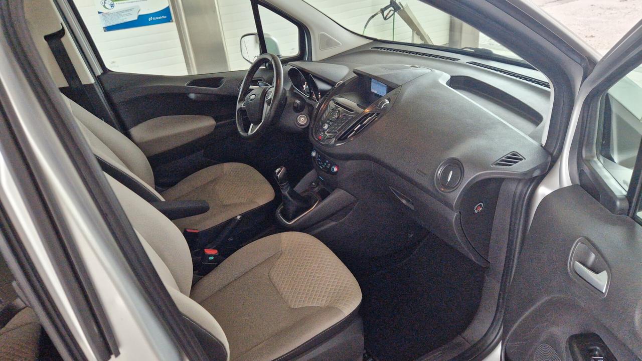 Ford Tourneo Courier 1.5 TDCI 95 CV Titanium