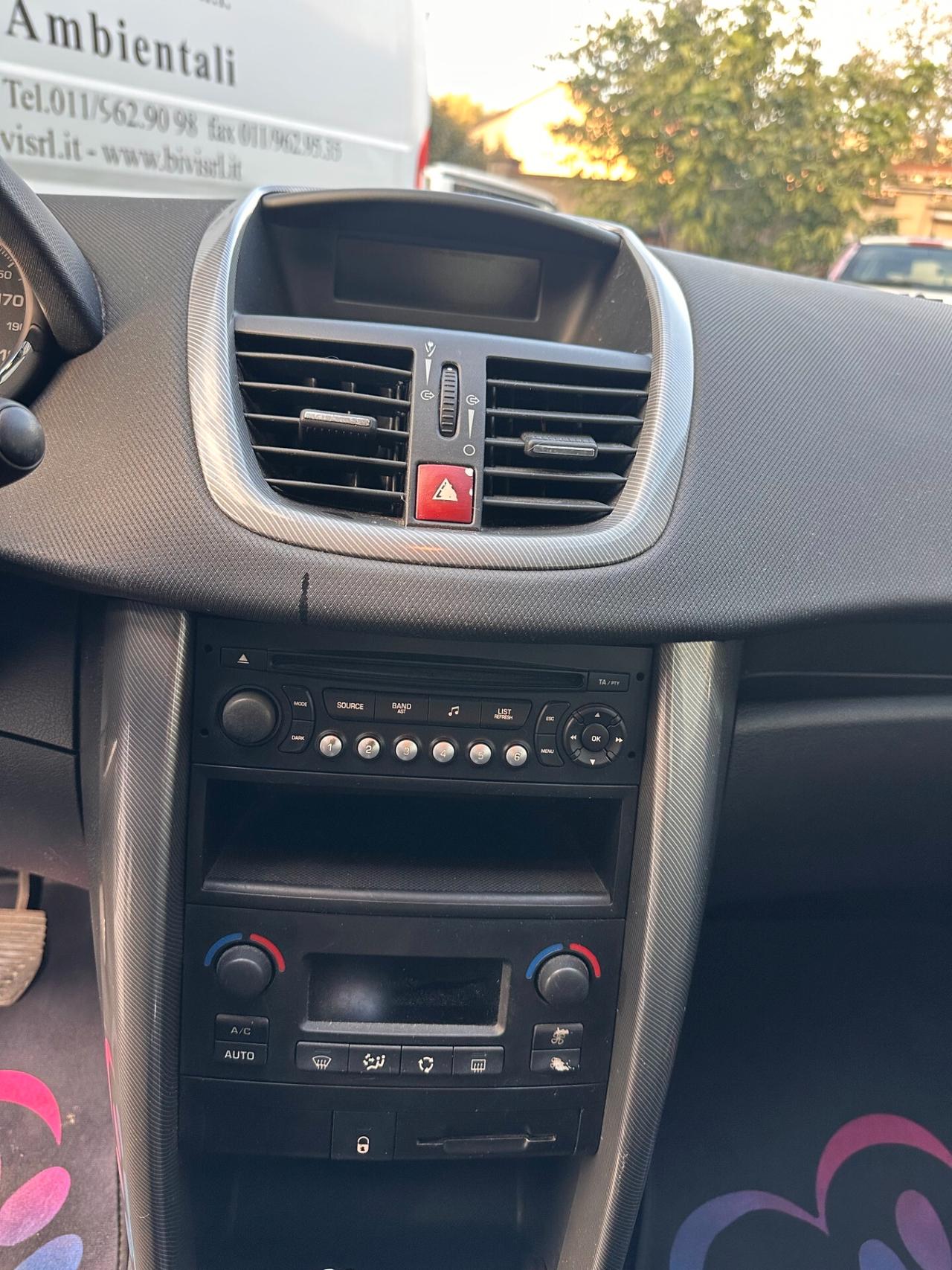 Peugeot 207 1.4 BENZINA