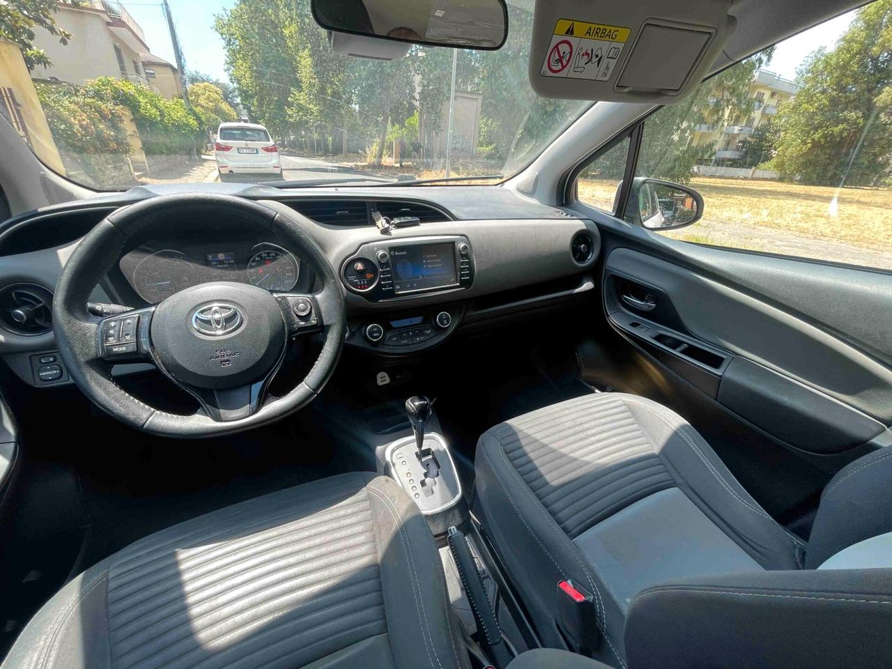Toyota Yaris 1.5 Hybrid 5 porte Style NEOPATENTATI Cool Lounge my18