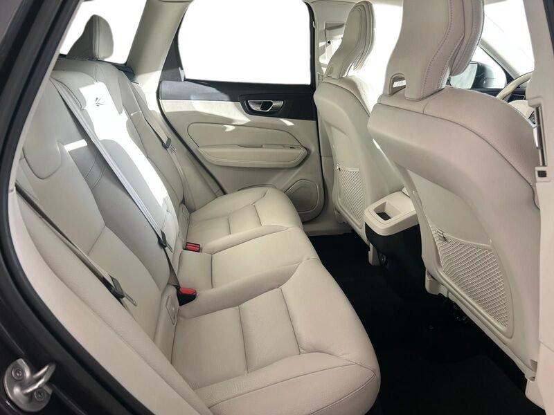 Volvo XC60 B4 197+14 CV Automatica Mild Hybrid Diesel Plus Bright