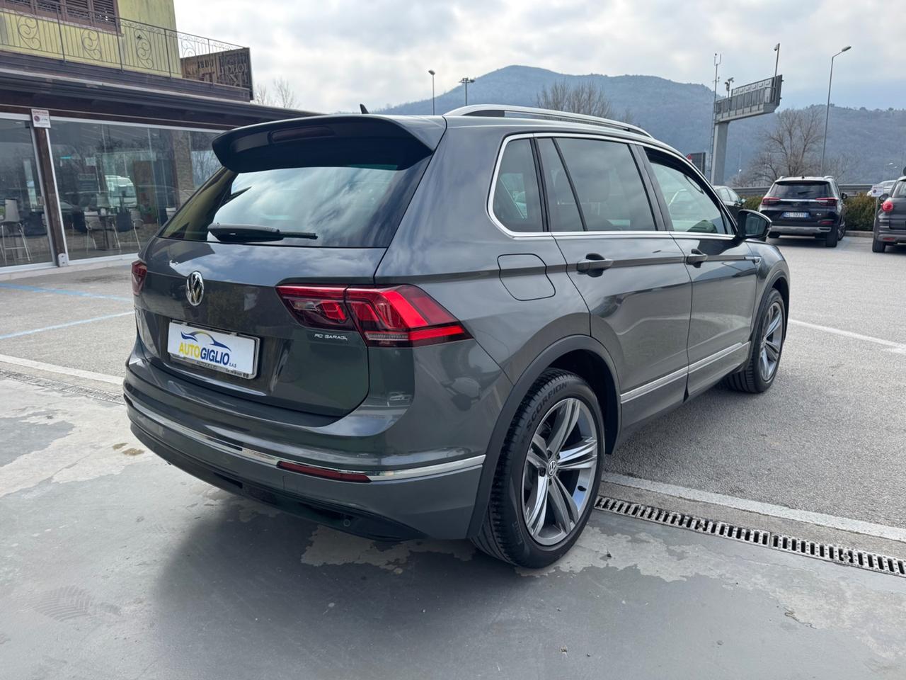 Volkswagen Tiguan 2.0 TDI R-LINE DSG