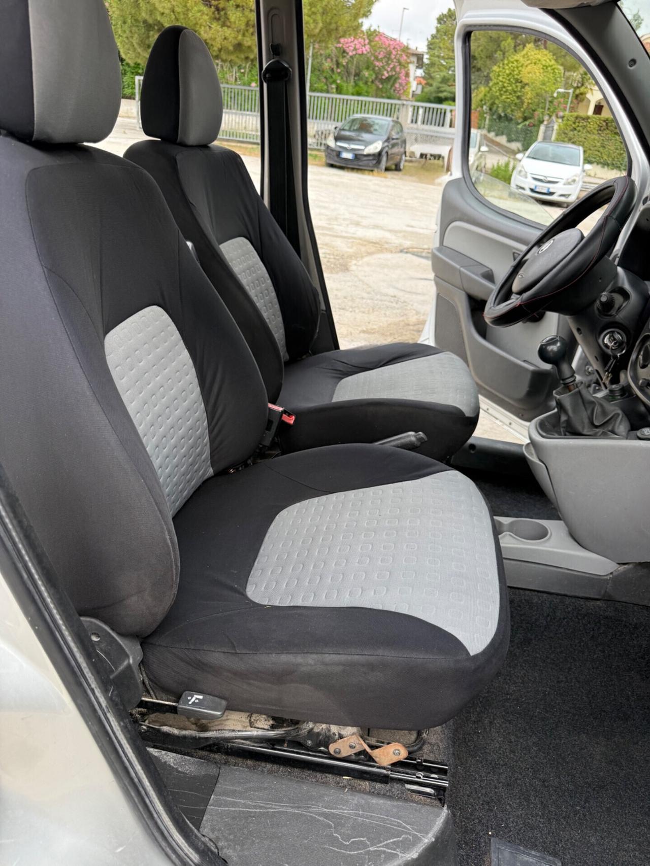 Fiat doblo 5 posti 1.9 JTD neopatentati