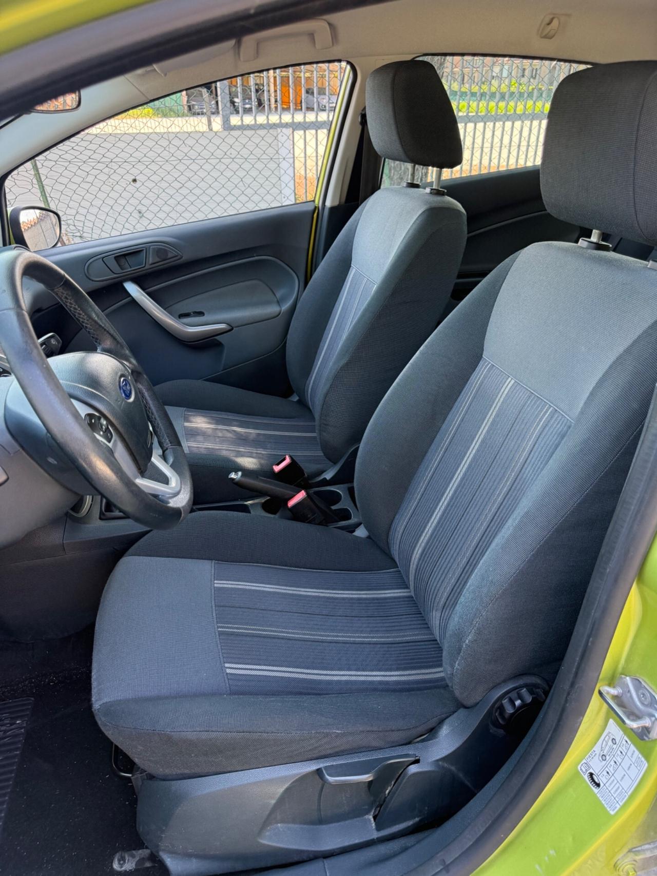 Ford Fiesta 1.2 benzina neopatentati UNIPRO