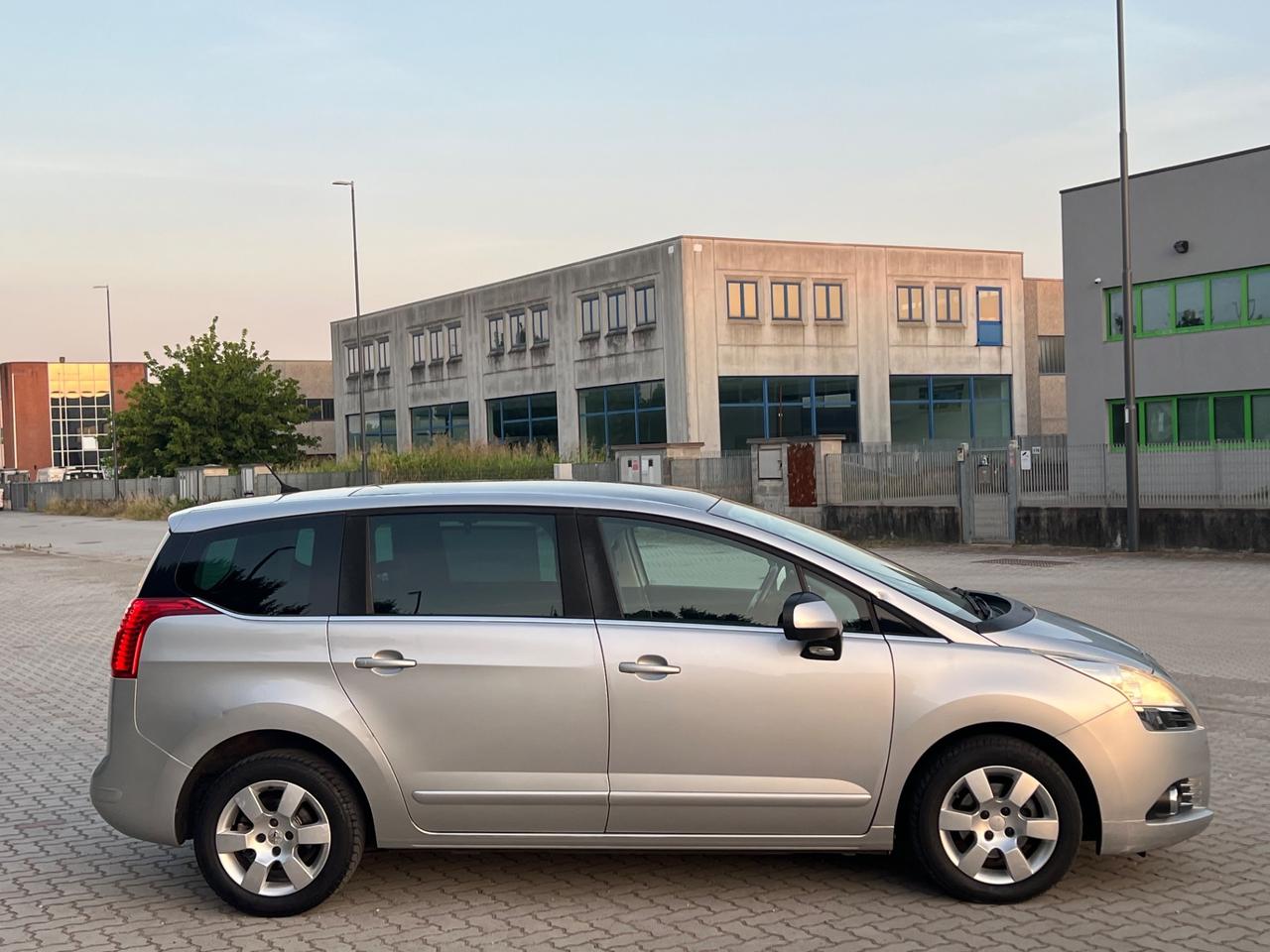 Peugeot 5008 1.6 HDi 112CV Active