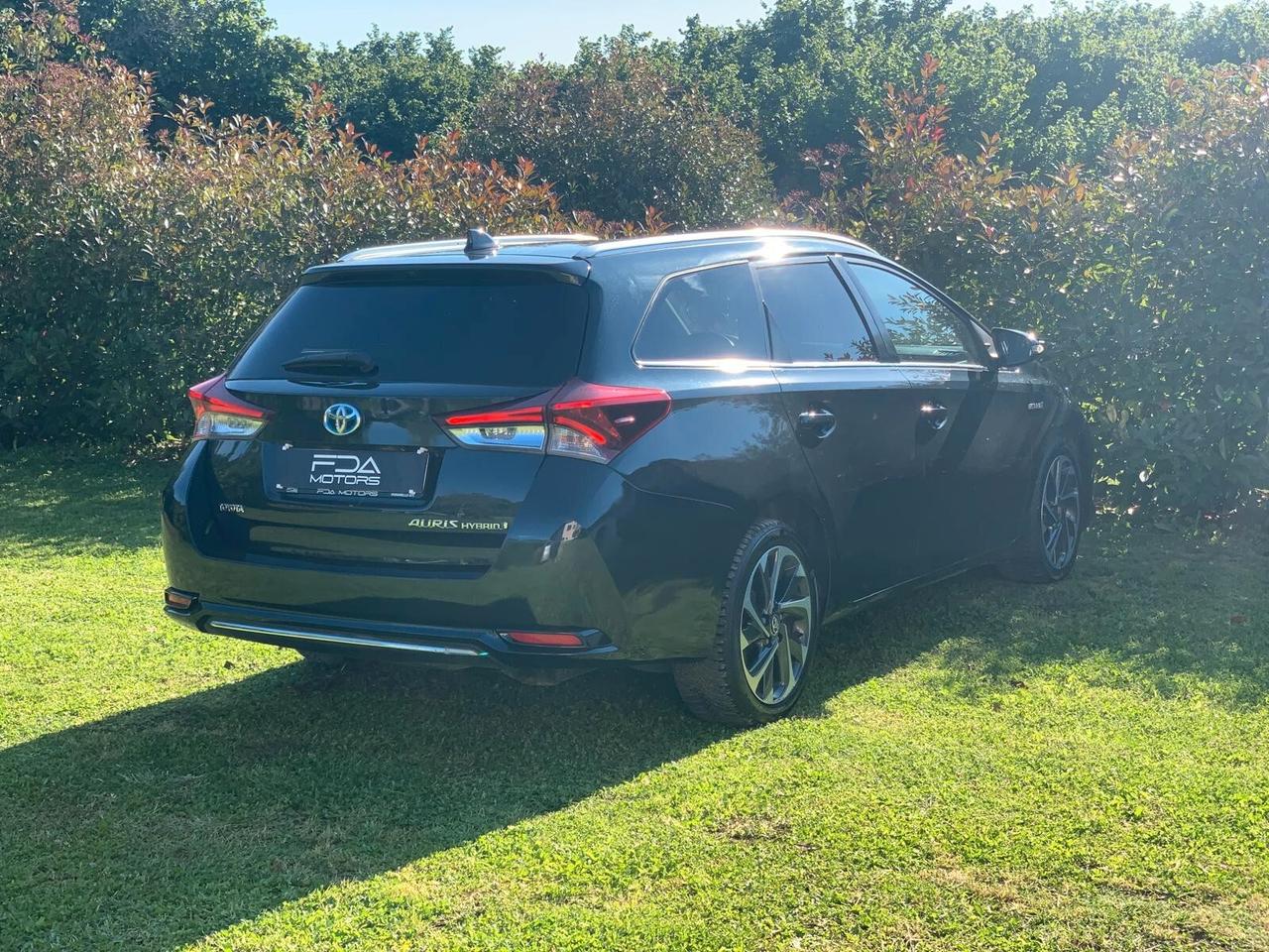 Toyota Auris Touring Sports 1.8 Hybrid Lounge