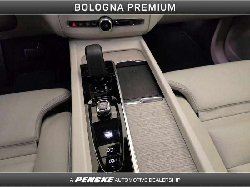 Volvo XC60 XC60 B4 (d) AWD automatico Plus Bright