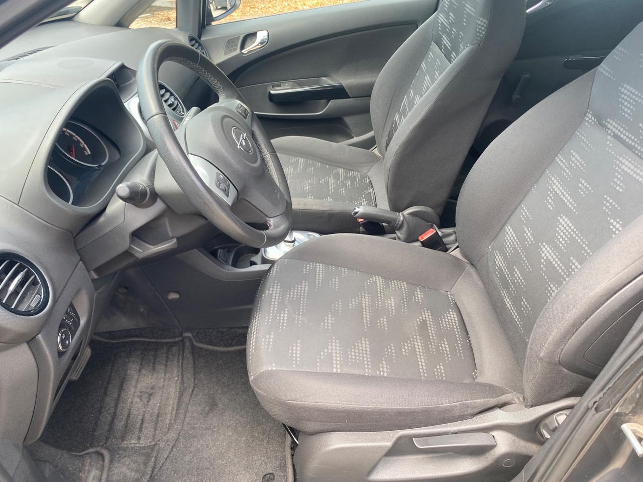 Opel Corsa 1.2 5 porte Cosmo