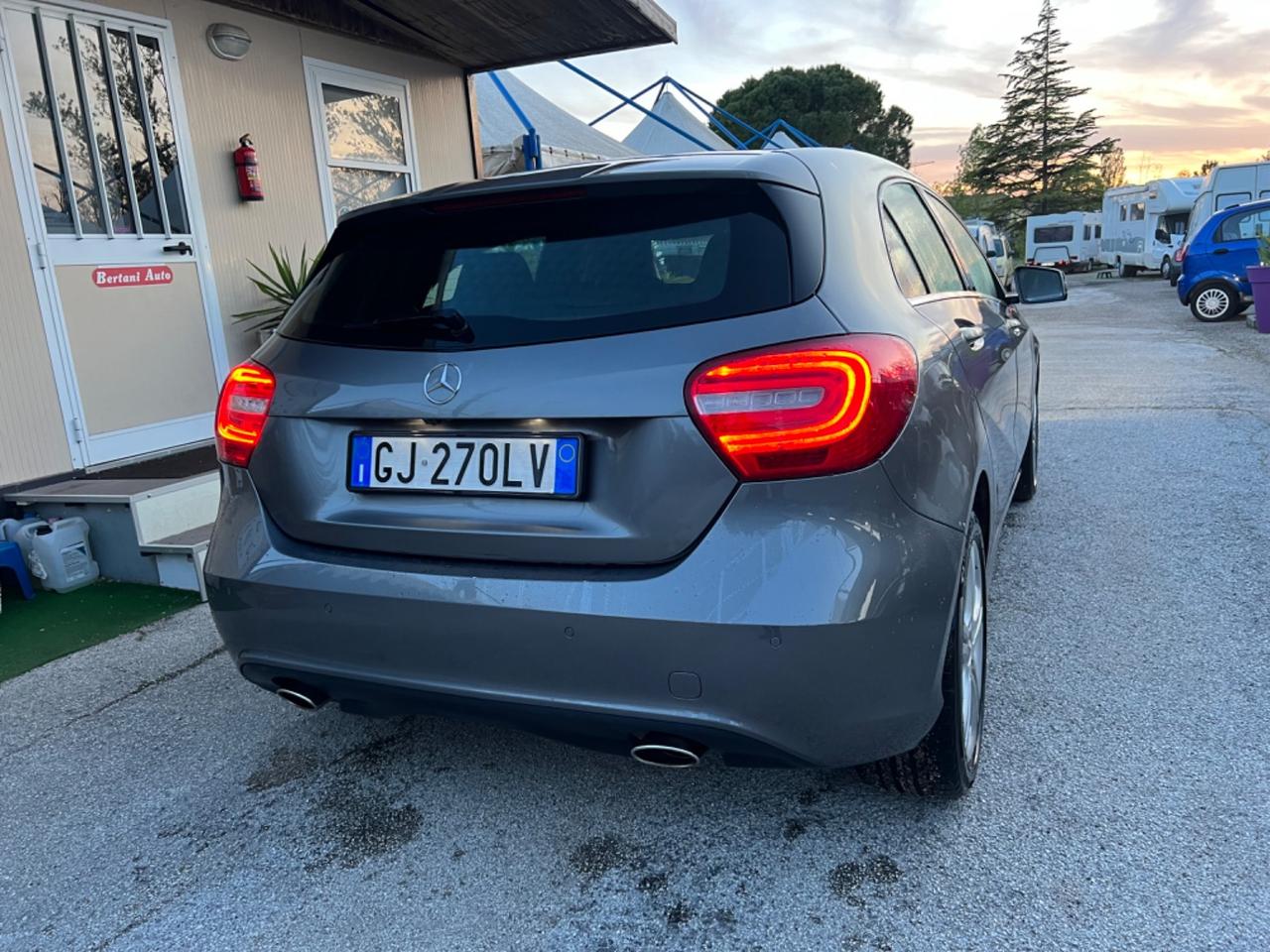 Mercedes-benz A 180cdi BlueEFFICIENCY Sport - xeno LED- Sedili Sport - scarichi - retrocamera - park assist - Navi - BT