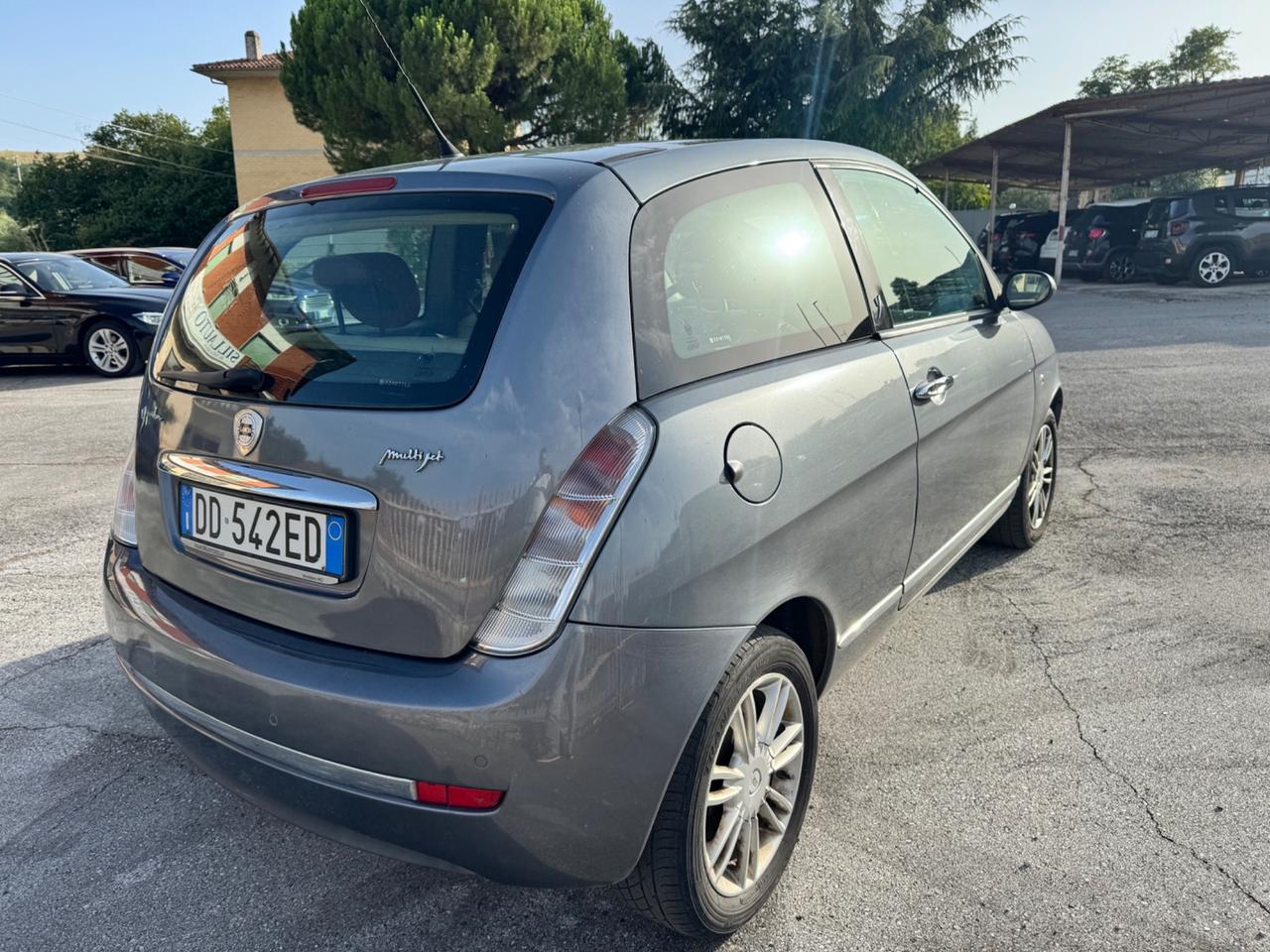 Lancia Ypsilon 1.3 MJT 90 CV Platino